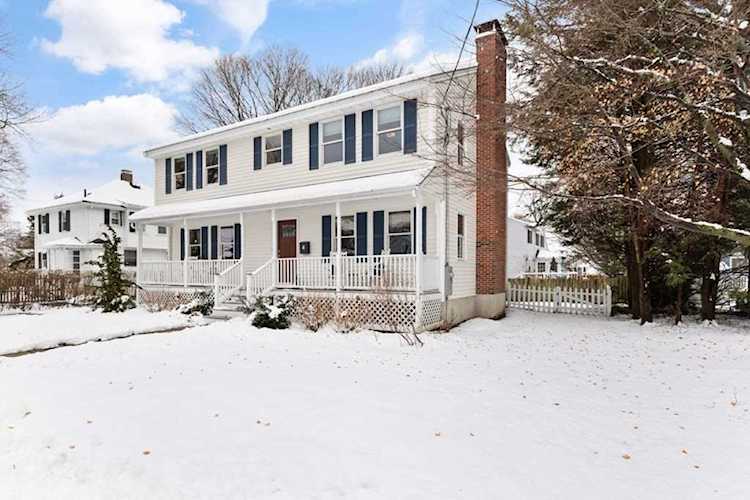 25 Vista Avenue Reading, MA 01867