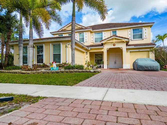 464 Saint Emma Drive West Palm Beach, FL 33411