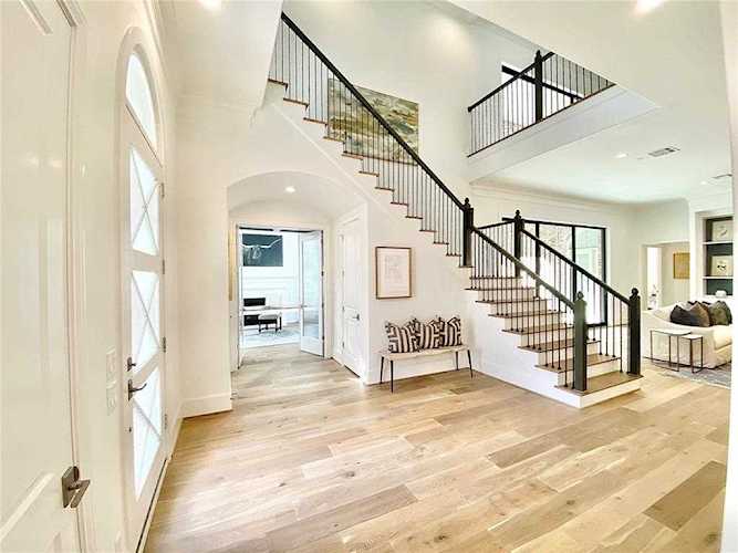 5120 Patrick Henry St Bellaire, TX 77401