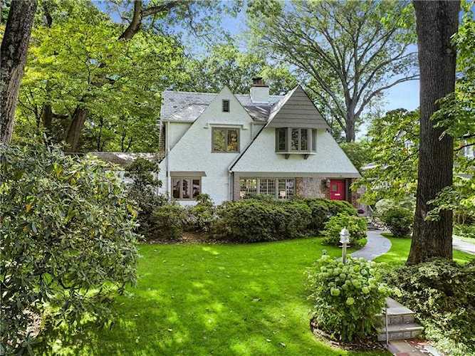 20 Woodlawn Avenue New Rochelle, NY 10804