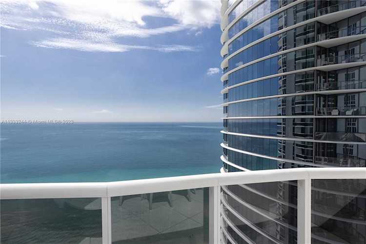 15811 SE Collins Ave #2606 Sunny Isles Beach, FL 33160