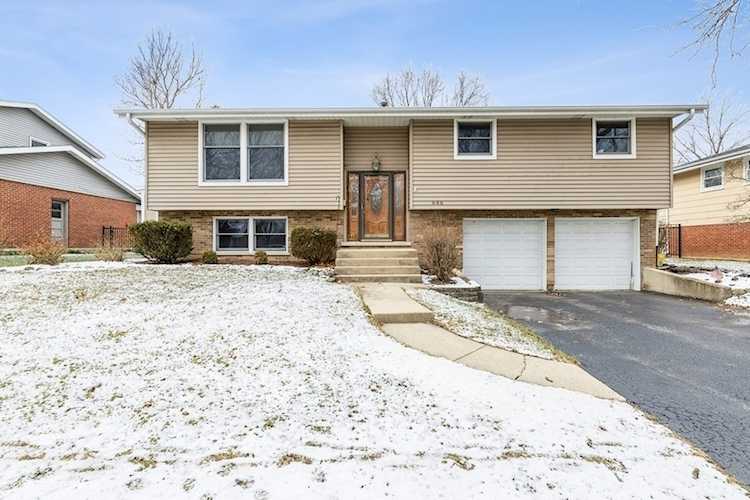 648 S Stuart Ln Palatine, IL 60067