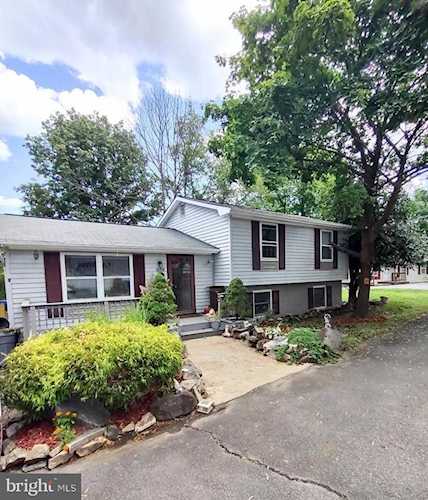 634 York Ln SE Leesburg, VA 20175