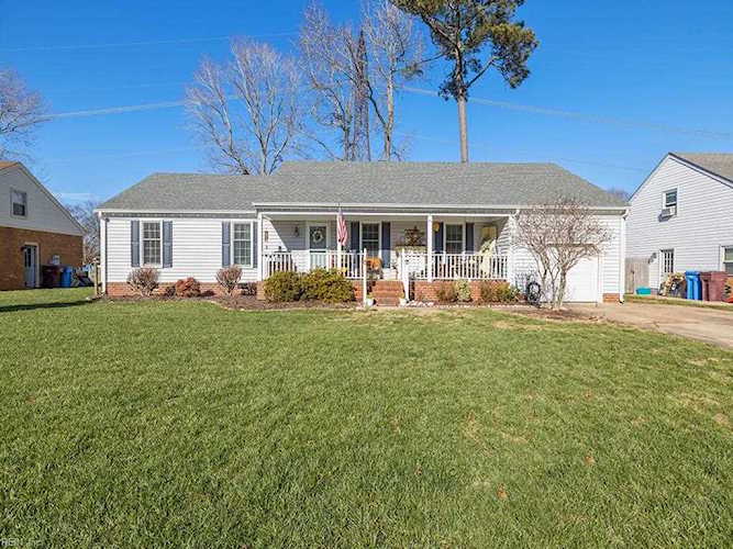 834 Donnington Dr Chesapeake, VA 23322