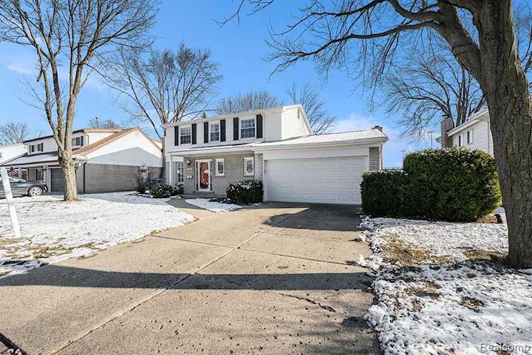 30556 Lebanon Dr Warren, MI 48093