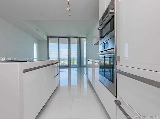 851 NE 1st Ave #2000 Miami, FL 33132