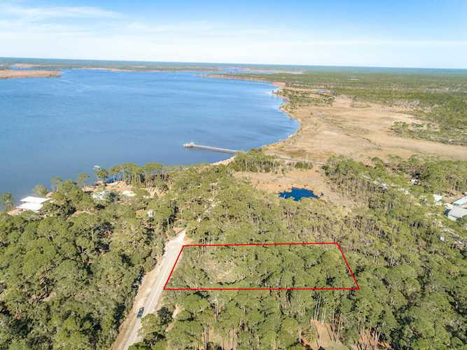 378 E Bay Dr East Point, FL 32328