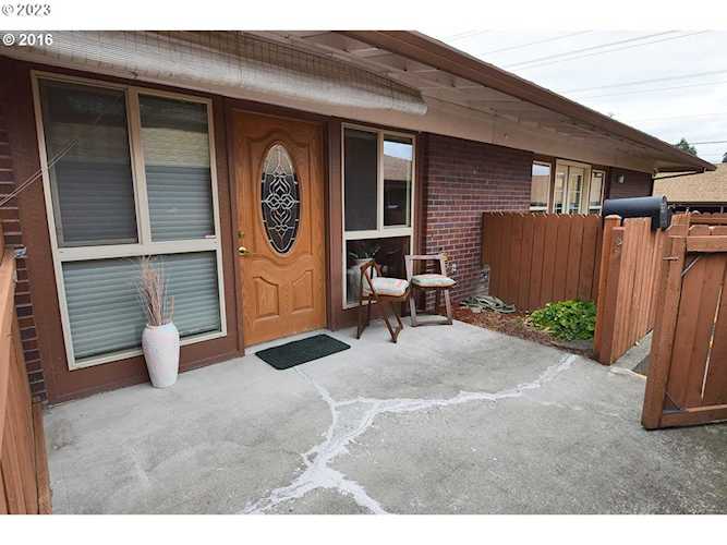 15270 SW Crown DR King City, OR 97224