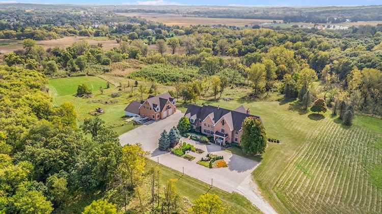 5N719 Castle Dr St. Charles, IL 60175