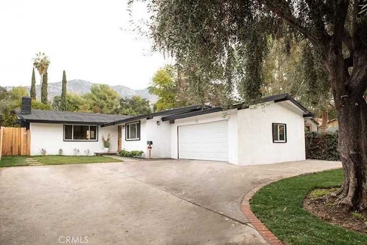 227 E Altadena Dr Altadena, CA 91001