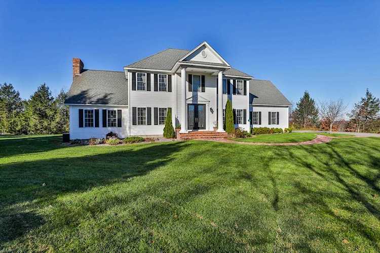 93 Coleman Rd Auburn, NH 03032