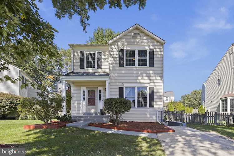 30 Mcpherson Circle For Sale in Sterling Photo 1
