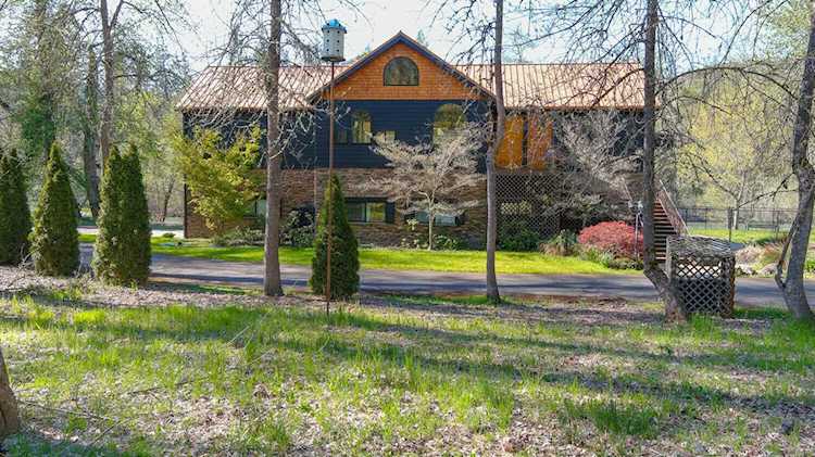 1957 Upper River Rd Gold Hill, OR 97525