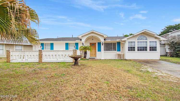 211 Lakeview Circle Panama City Beach, FL 32413