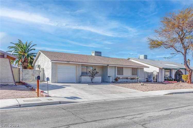 2504 Conestoga Trl Las Vegas, NV 89108