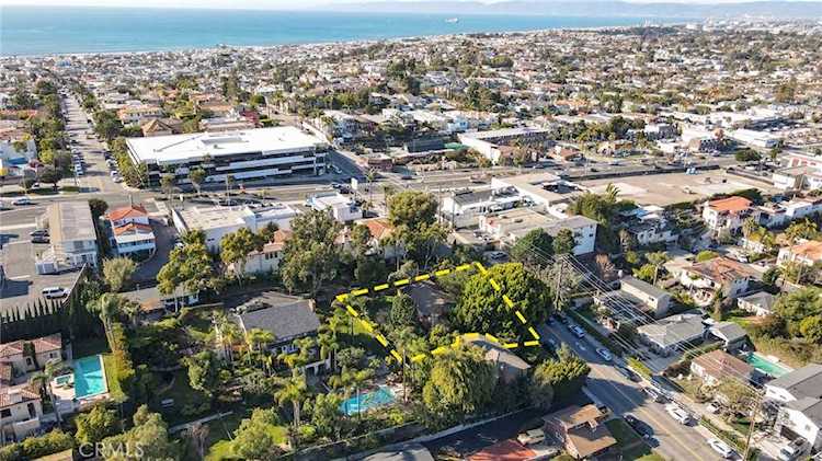 1130 2nd St Manhattan Beach, CA 90266 | MLS SB23013729 Photo 1