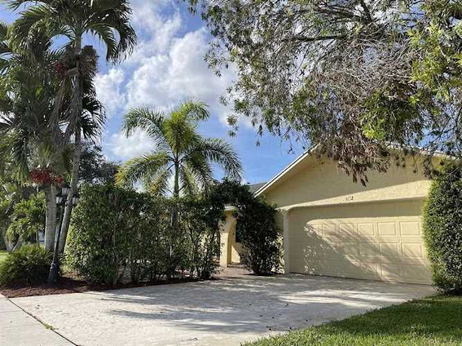 1112 Essex Drive Wellington, FL 33414