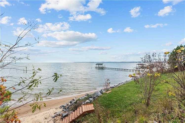 4001 River Landing Trl Smithfield, VA 23430