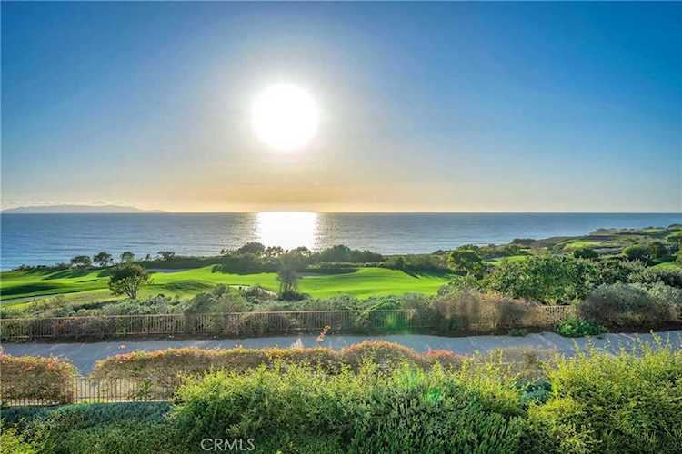 3200 La Rotonda Dr #203 Rancho Palos Verdes, CA 90275