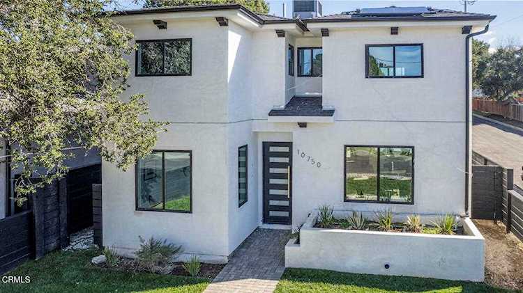 10750 Nassau Ave Sunland, CA 91040