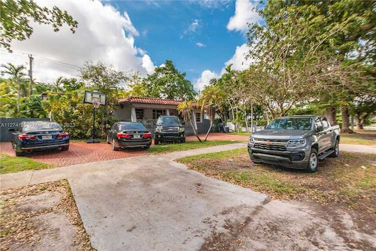 6150 SW 16th St West Miami, FL 33155