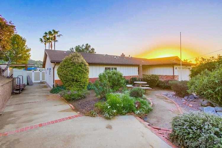 1019 Arnold Wy Alpine, CA 91901