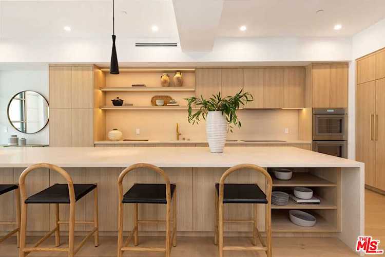 10380 Wilshire Blvd #901, Los Angeles, CA 90024 | RubyHome Photo 1