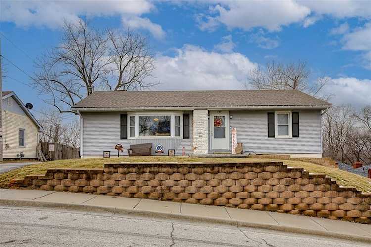 408 N 2nd St Platte City, MO 64079