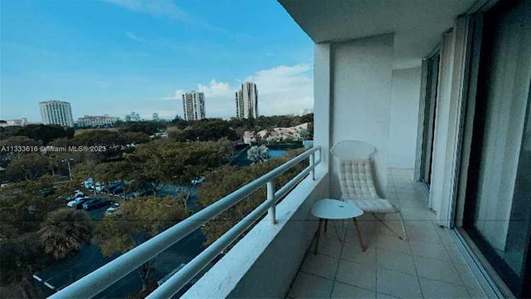 20225 NE 34th Ct #617 Aventura, FL 33180