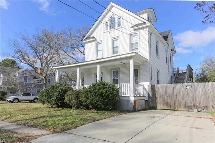 1303 Holly Ave Chesapeake, VA 23324