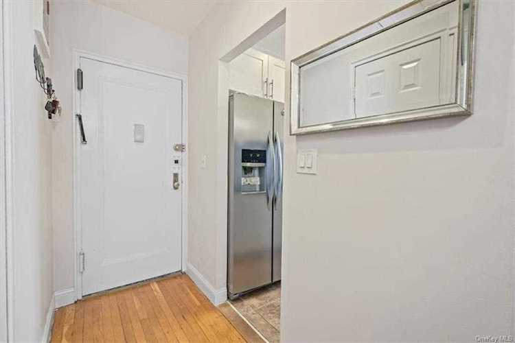 70 Sherman Avenue #2F Yonkers, NY 10705