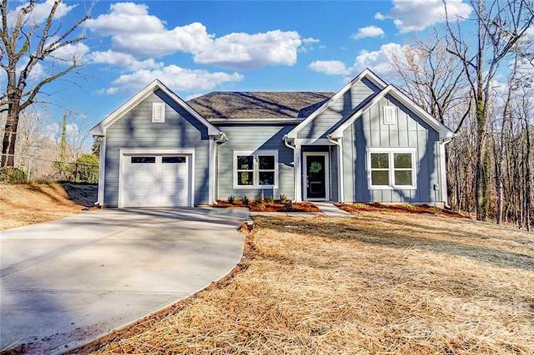 6250 Kinghurst Dr Charlotte, NC 28216