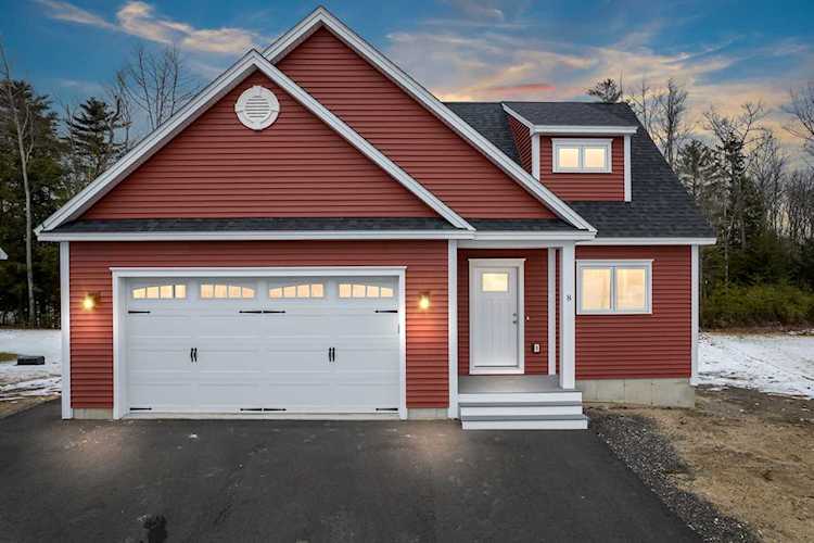 8 Lodge Dr Saco, ME 04072