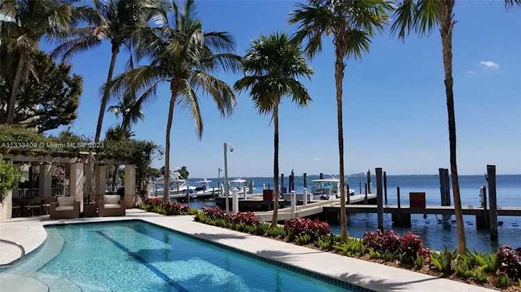 1660 W Glencoe St #302 Coconut Grove, FL 33133