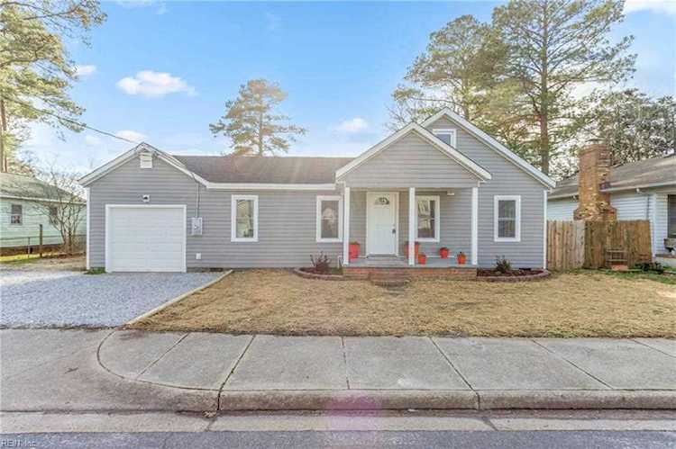 1717 Sparrow Rd Chesapeake, VA 23320 | MLS 10472681 Photo 1