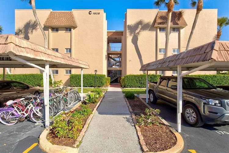 1520 Glen Oaks Dr E #C355 Sarasota, FL 34232