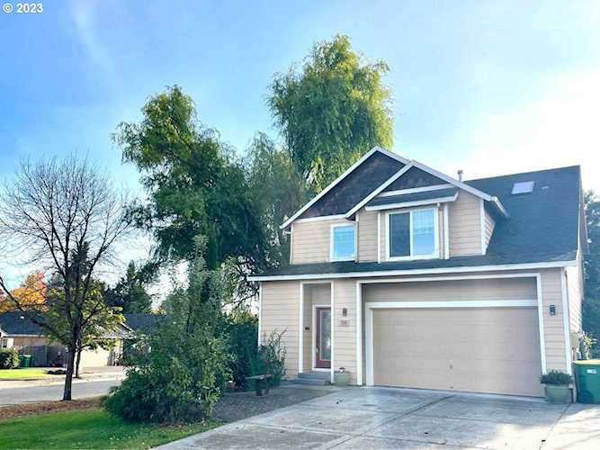 2404 Pansy CT Forest Grove, OR 97116