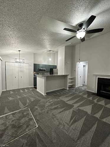 17 Inlandview Dr #B Hampton, VA 23669