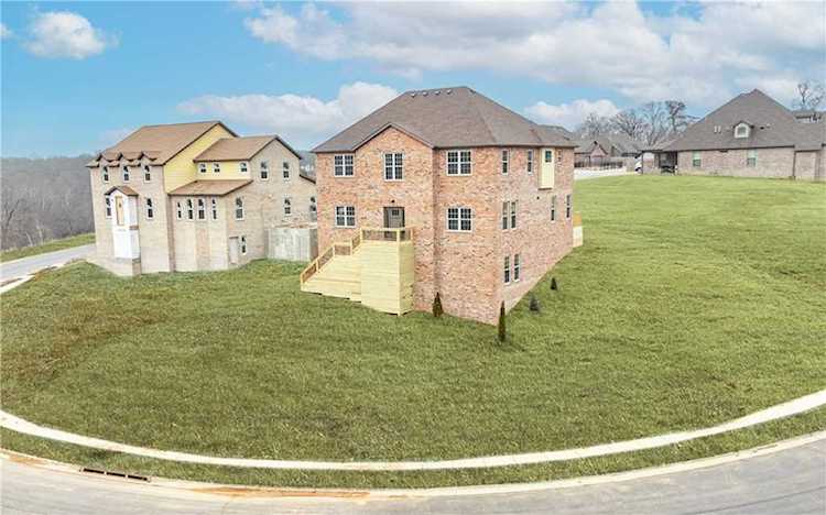 2308 NE Steinbeck Dr Bentonville, AR 72712