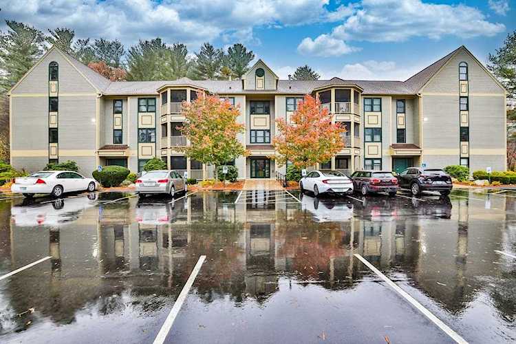 3 Bartemus Trl #305 Nashua, NH 03063 | MLS 4935727 Photo 1