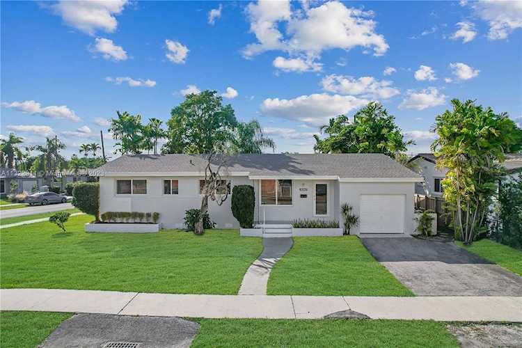 5060 SW 90th Ct Miami, FL 33165