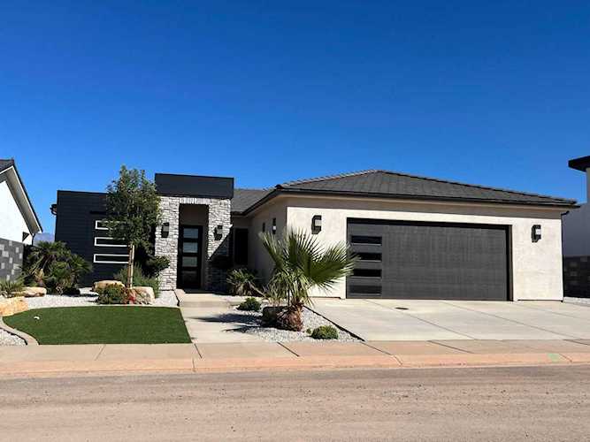 1942 Monument Vly RD Hurricane, UT 84737