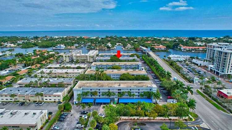 641 E Woolbright Road #204 Boynton Beach, FL 33435