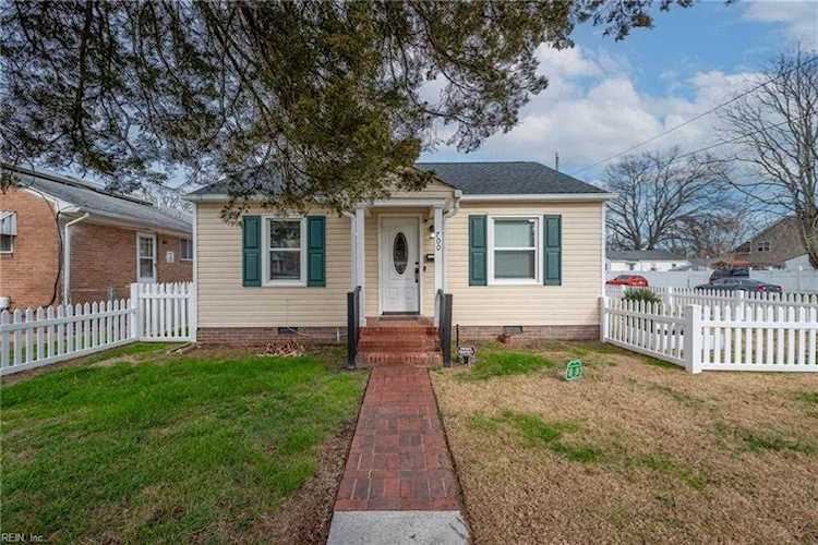 700 Ridgeway Ave Hampton, VA 23661 | MLS 10472685 Photo 1