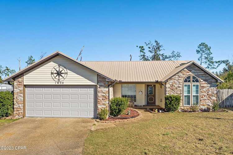 1608 E 13th Plaza Lynn Haven, FL 32444