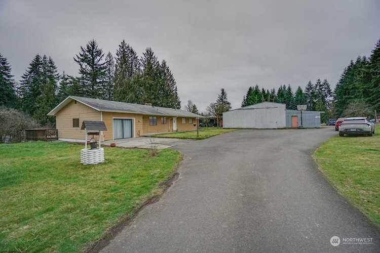 1235 NE Buker Ln Castle Rock, WA 98611