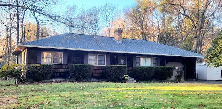 1 Olde Coach Rd Derry, NH 03038 | MLS 4931941 Photo 1
