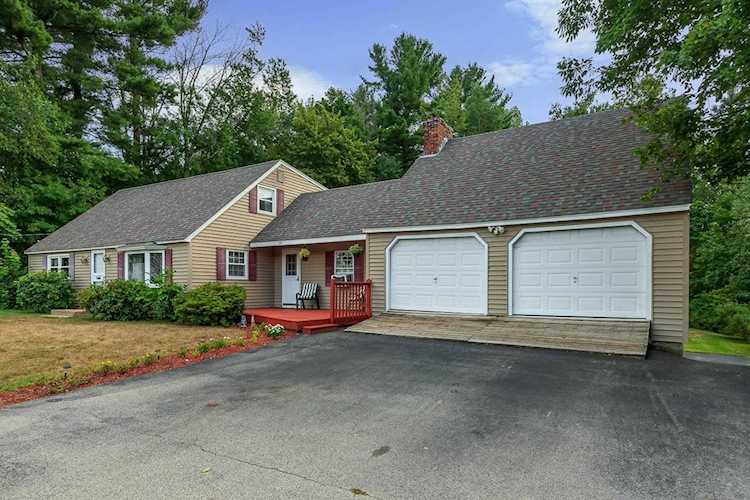 141 School St Salem, NH 03079 | MLS 4926370 Photo 1