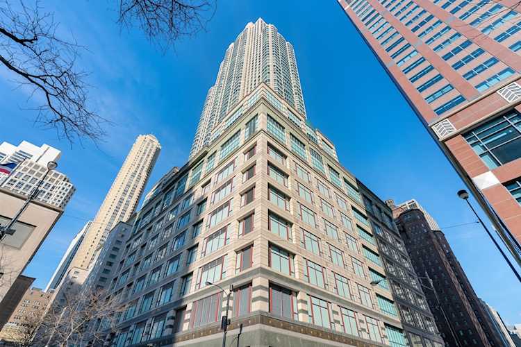 100 E Huron St #2102 Chicago, IL 60611 | MLS 11685568 Photo 1