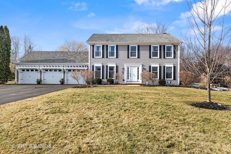 1681 Wilton Ct Green Oaks, IL 60048